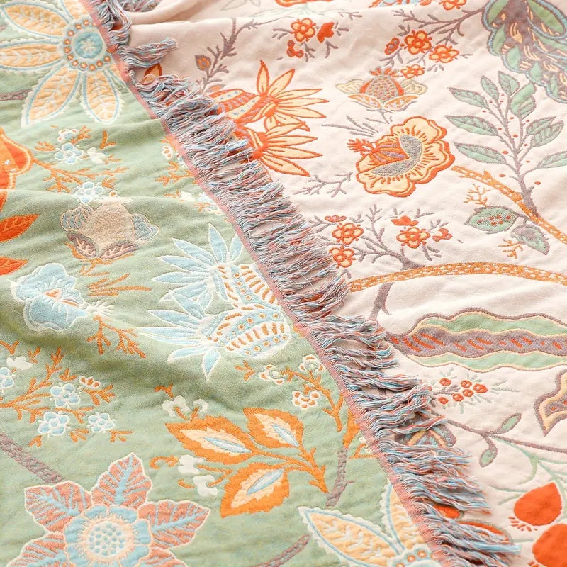 Boheme tæppe med blomsterprint og frynser