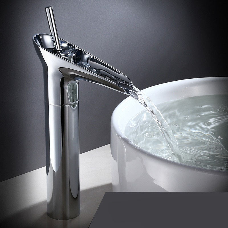Wasserfall-Wasserhahn Badezimmer – Antiker und eleganter Stil