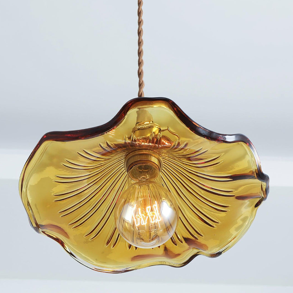Hängende Blumenlampe – Natürlicher Charme und zarte Seele