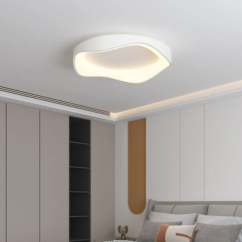 Asymmetrische LED-Deckenleuchte – Trend und Eleganz