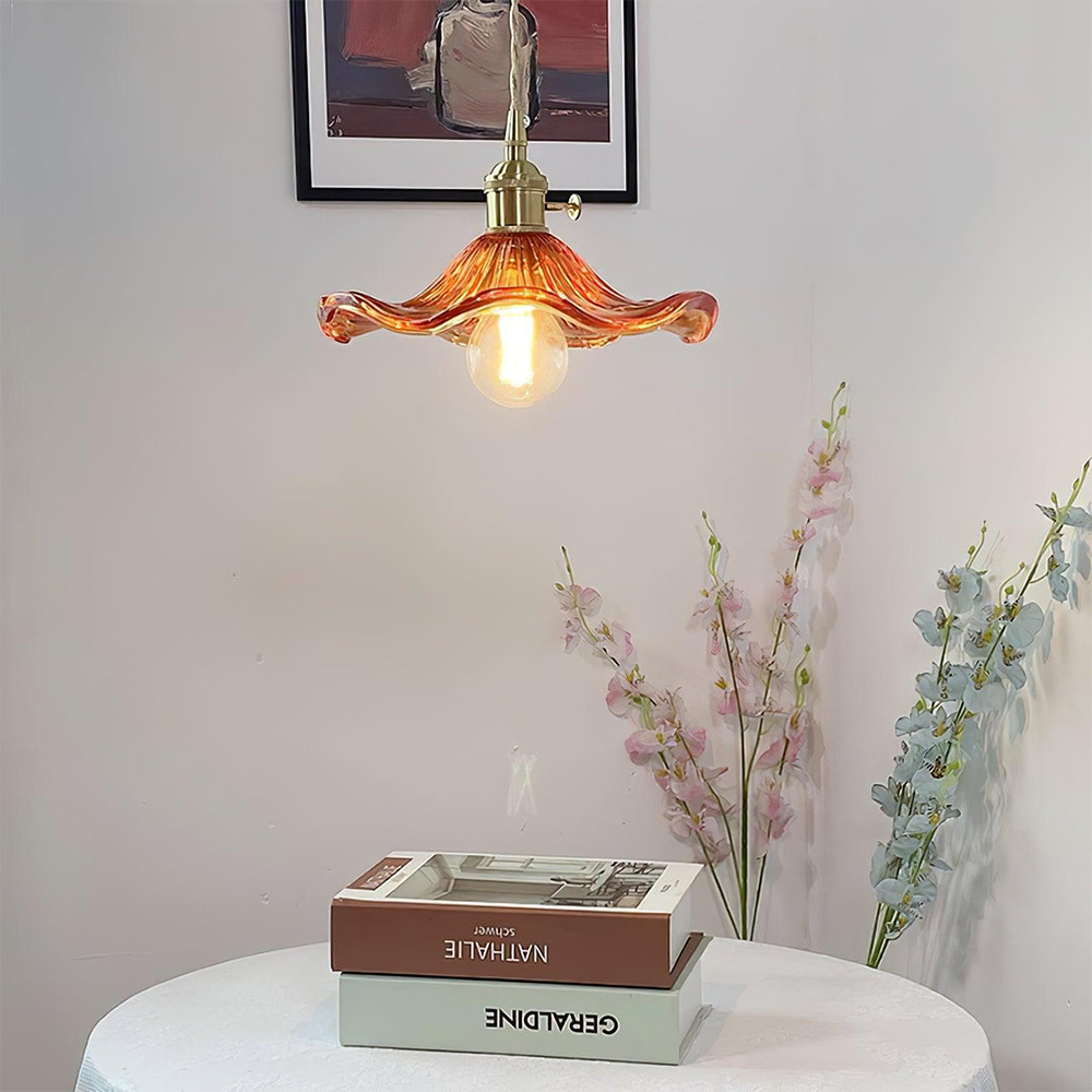Hängende Blumenlampe – Natürlicher Charme und zarte Seele