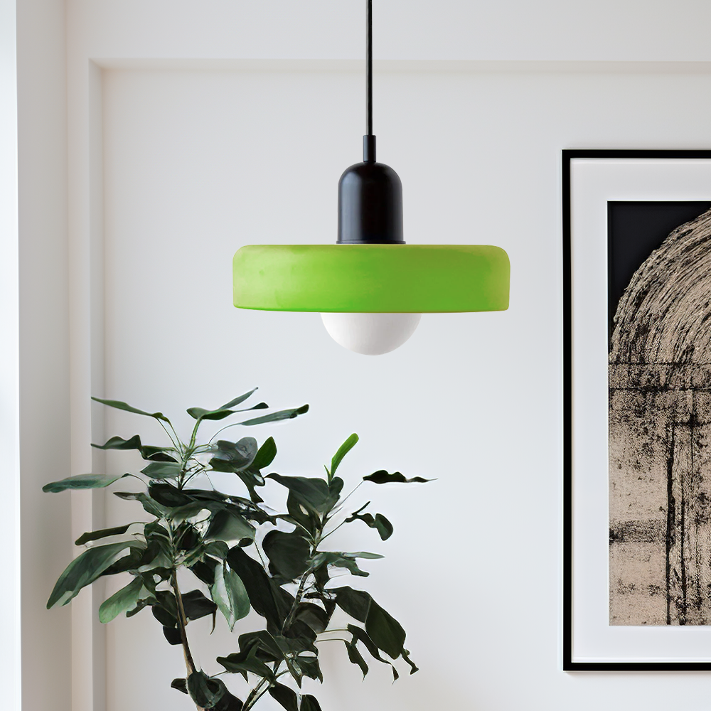 Farget Glasspendel – Forbedre Dine Rom Med Stil 