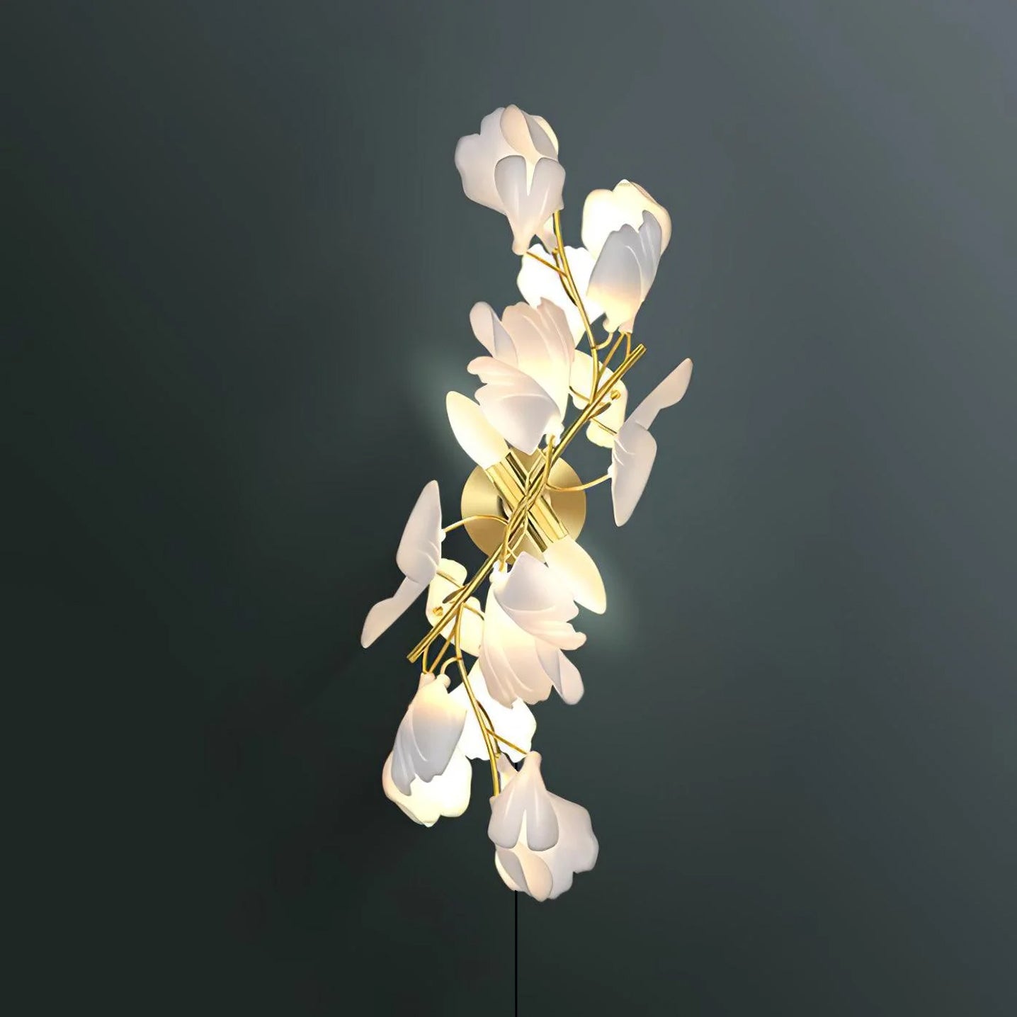 Candeeiro de parede floral - elegância dourada e luz suave