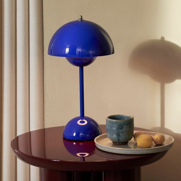 Stolná LED lampa – moderná jednoduchosť a funkčnosť 