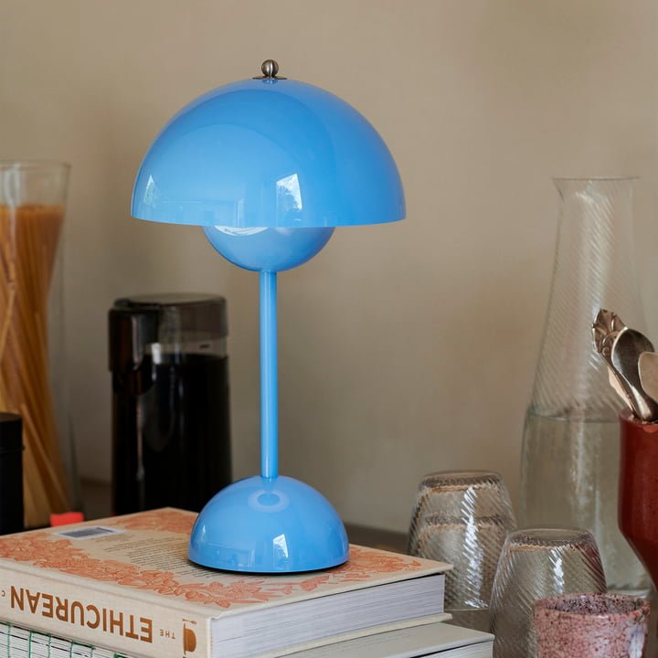 Stolná LED lampa – moderná jednoduchosť a funkčnosť 