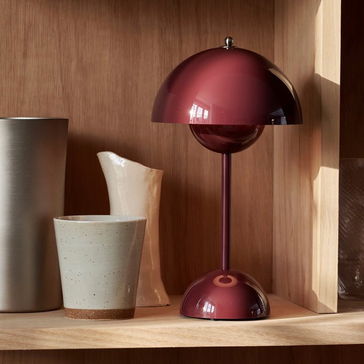 Stolná LED lampa – moderná jednoduchosť a funkčnosť 