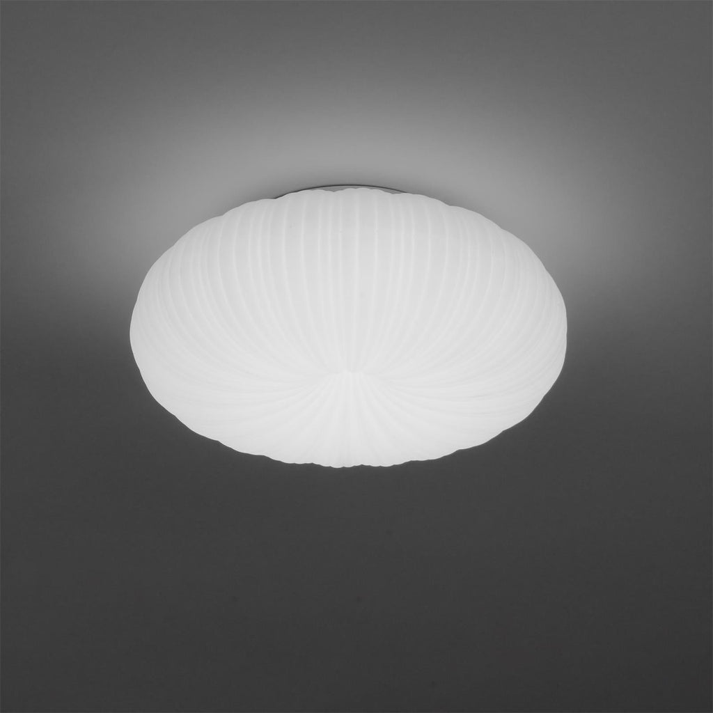 Moderne LED-Deckenlampe mit Fernbedienung - Komfort und Eleganz