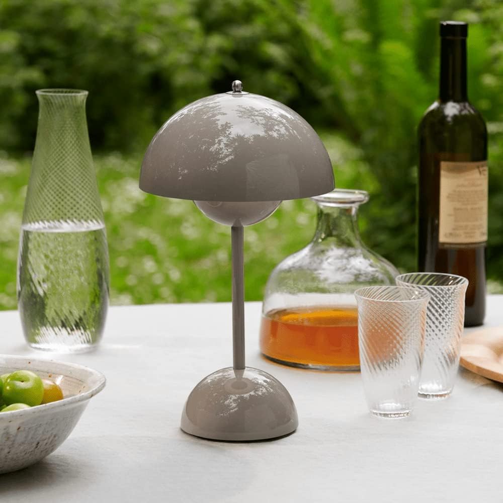 Stolná LED lampa – moderná jednoduchosť a funkčnosť 