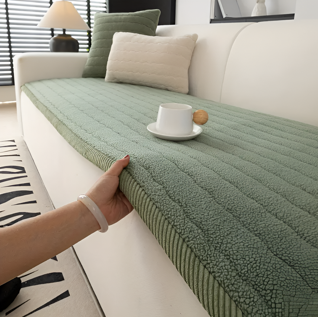 Non-slip Sofa Cover – Ideal Protection for Pets 