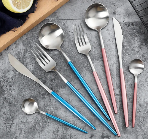 24-Piece Cutlery Set – Chic Finish for Refined Table 