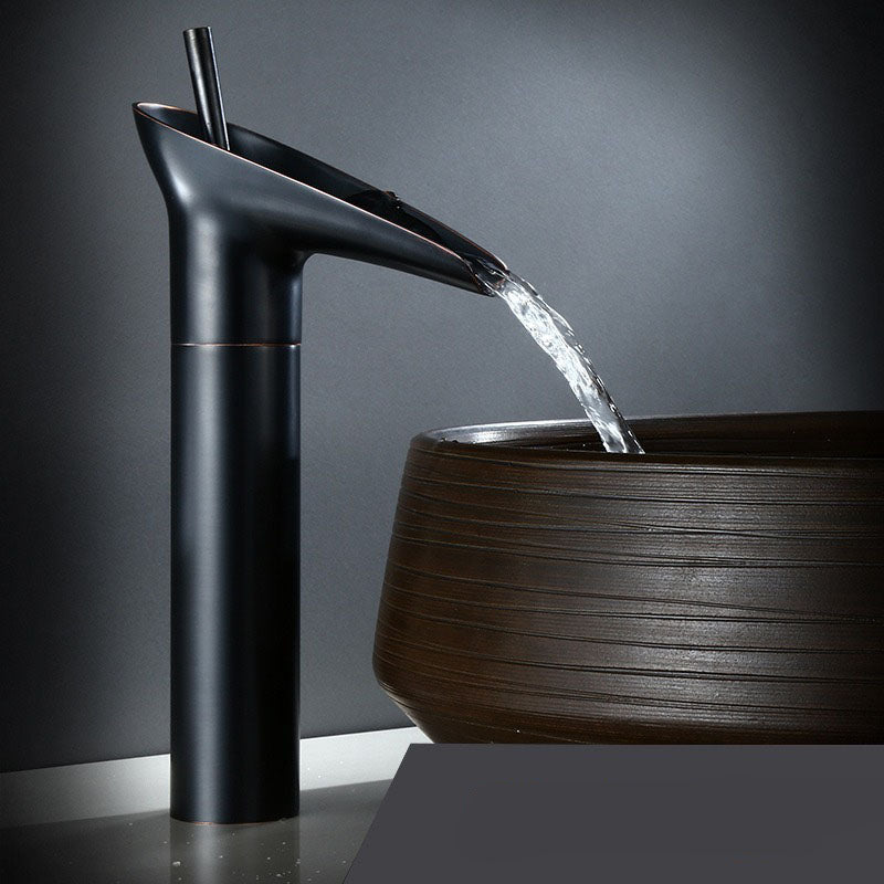 Wasserfall-Wasserhahn Badezimmer – Antiker und eleganter Stil 