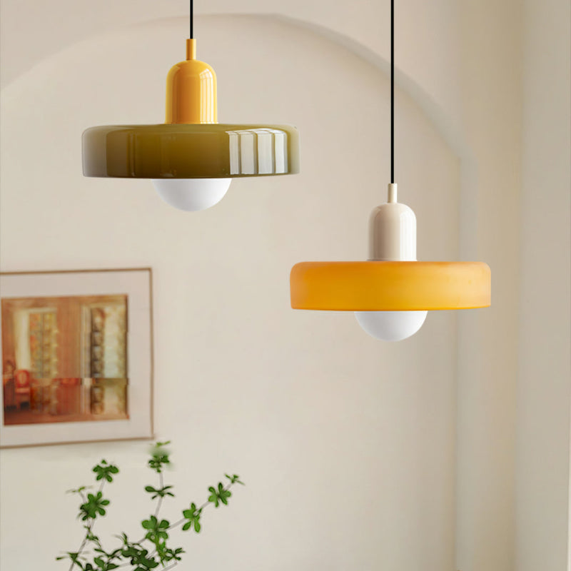 Farget Glasspendel – Forbedre Dine Rom Med Stil 