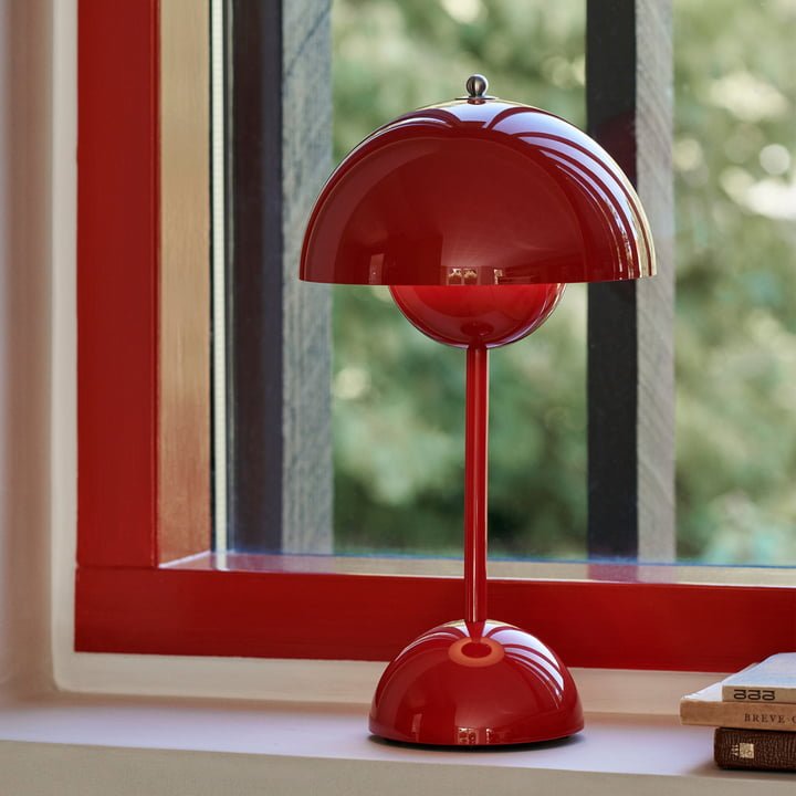 Stolná LED lampa – moderná jednoduchosť a funkčnosť 