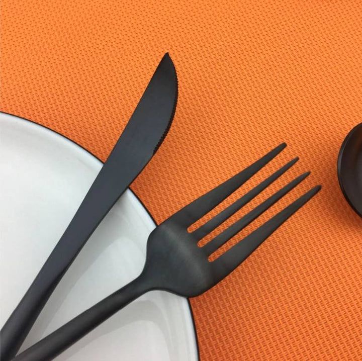 Ensemble Couverts De Luxe – Pour Une Table Élégante Et Distinguée