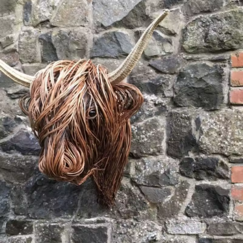 Cap de vacă împletit – Artă naturală murală 