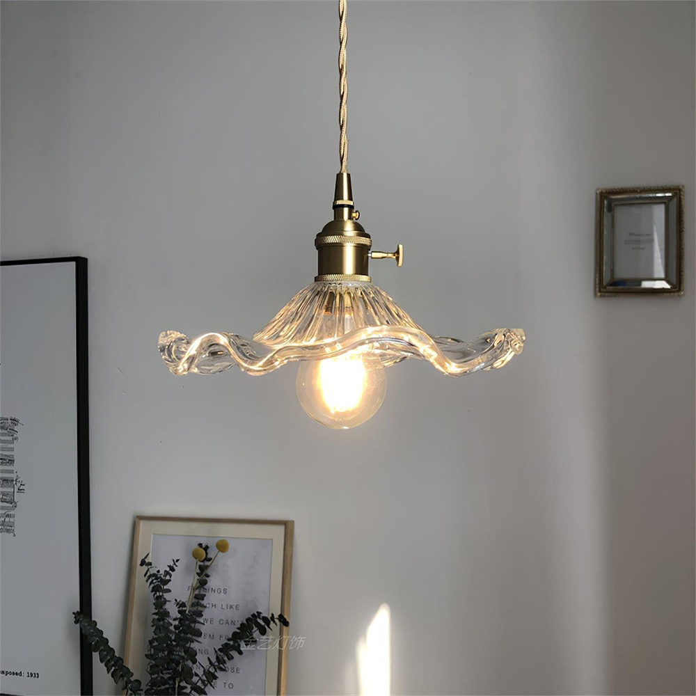Hängende Blumenlampe – Natürlicher Charme und zarte Seele 