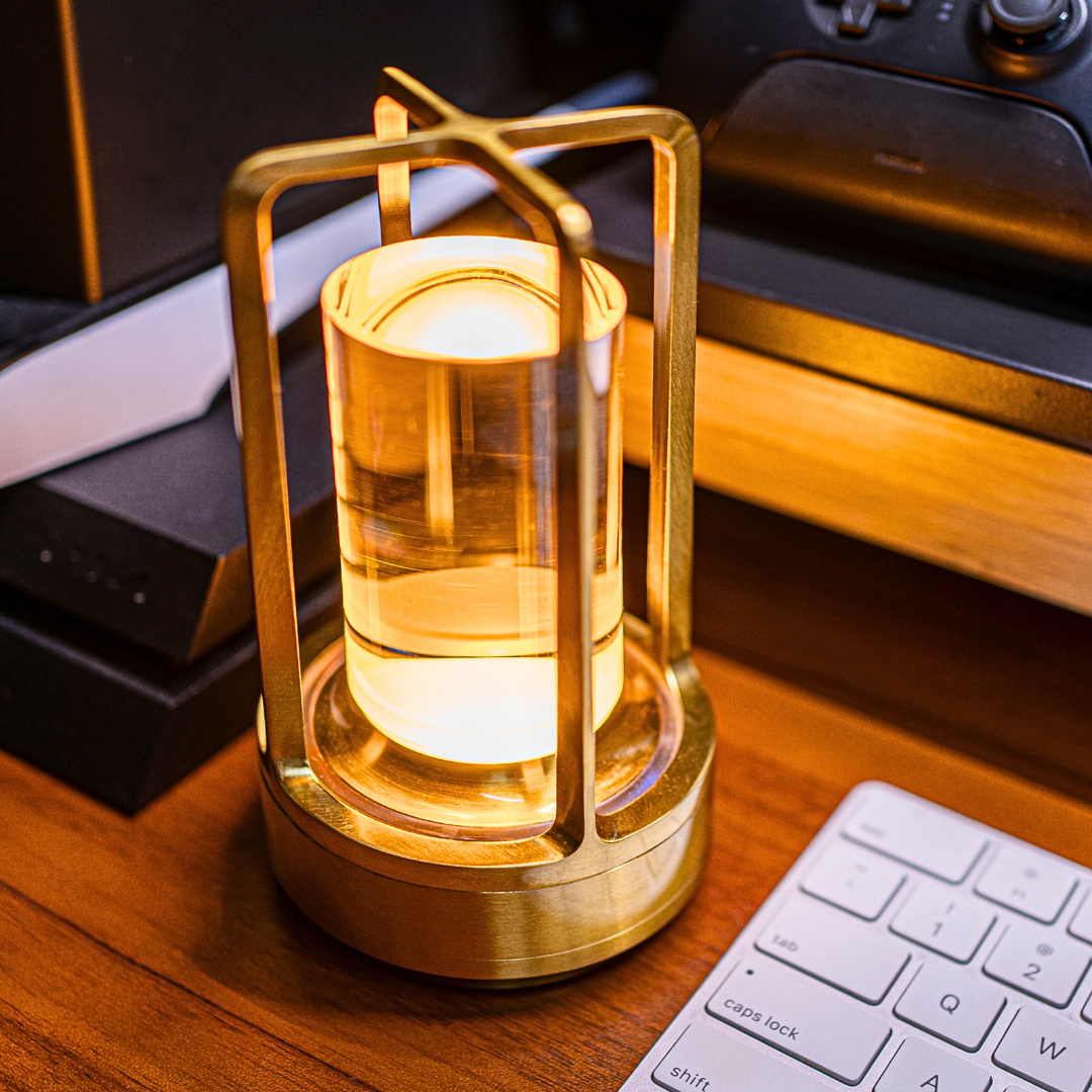 Oplaadbare Tafellamp – Gedimd Licht en Tijdloos Ontwerp 