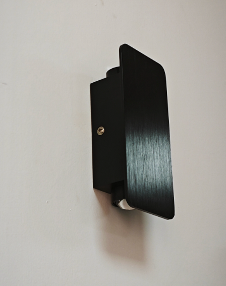 Nástěnné LED svítidlo minimalistické – subtilní světlo a moderní linie 