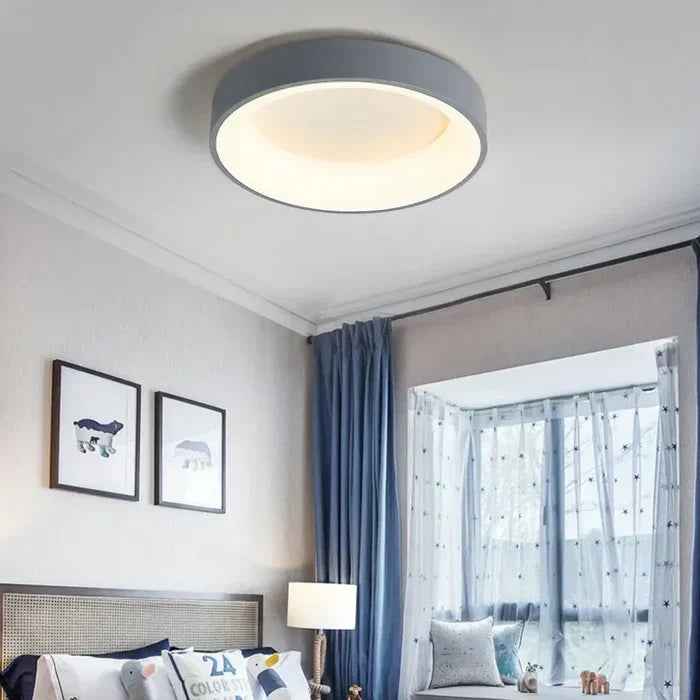 Stropní lampa – Čistý design a útulná atmosféra 