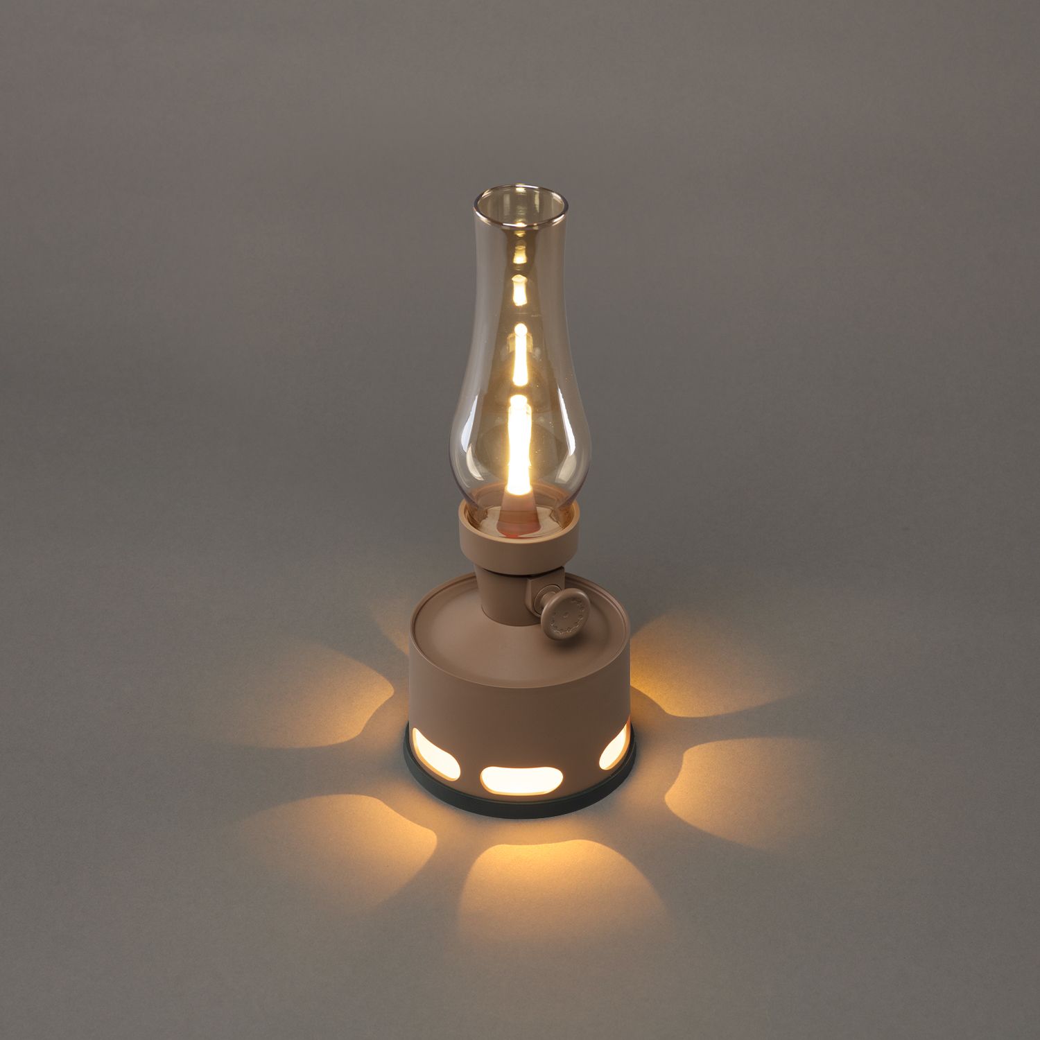 Retro Style LED Lantern – Elegant Decorative Lighting 