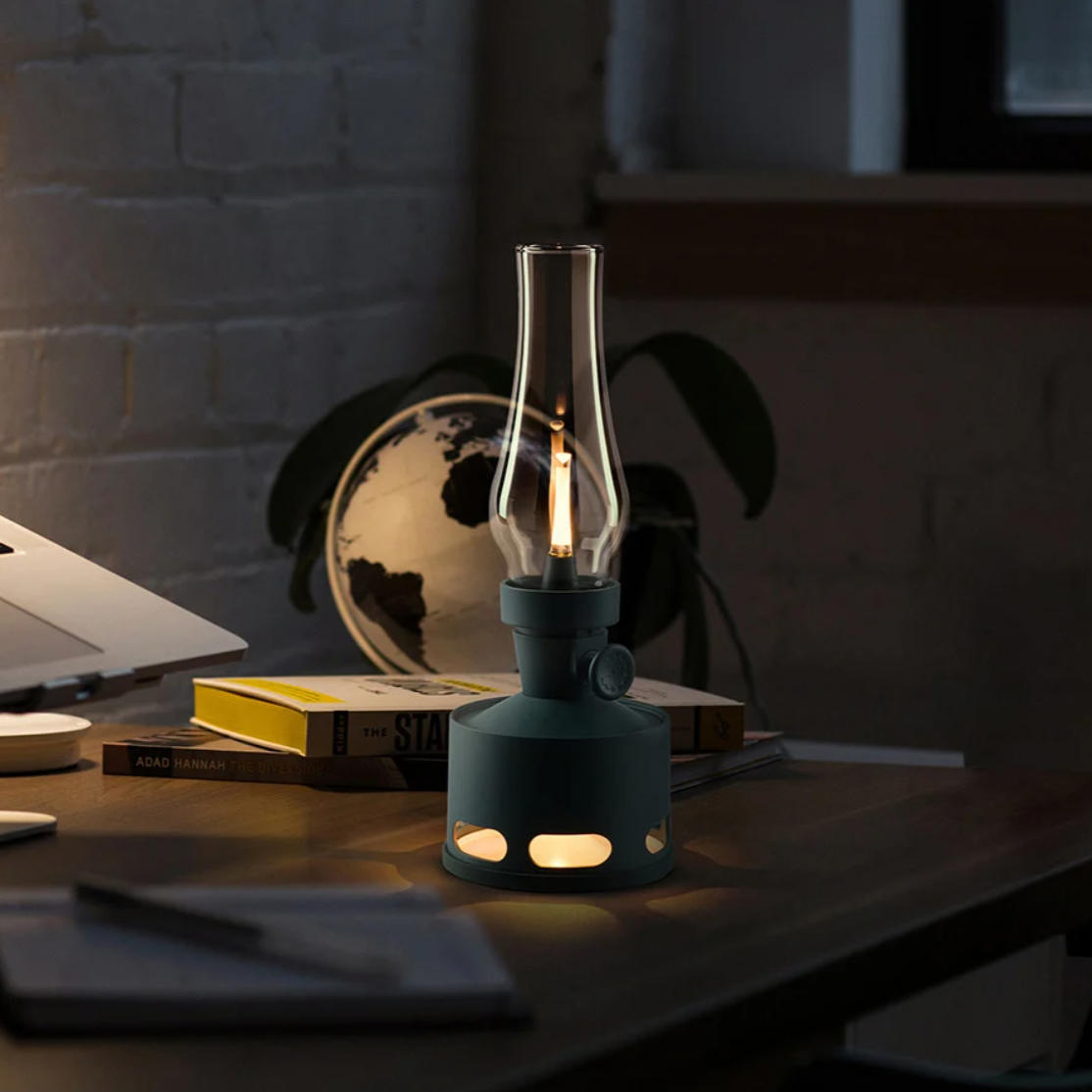 Retro Style LED Lantern – Elegant Decorative Lighting 