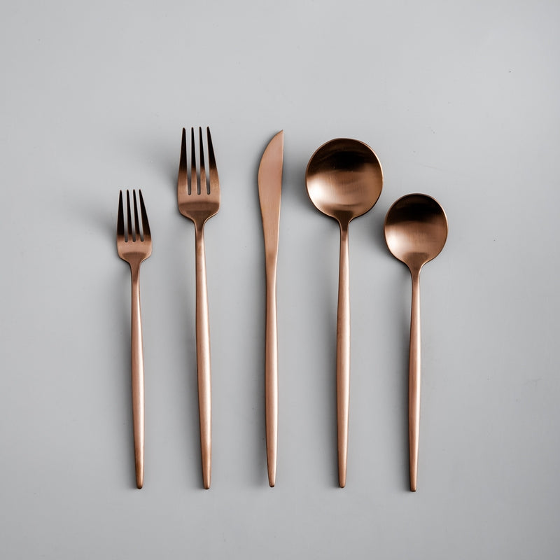 Besteckset – Schlichtes und Funktionales Design 