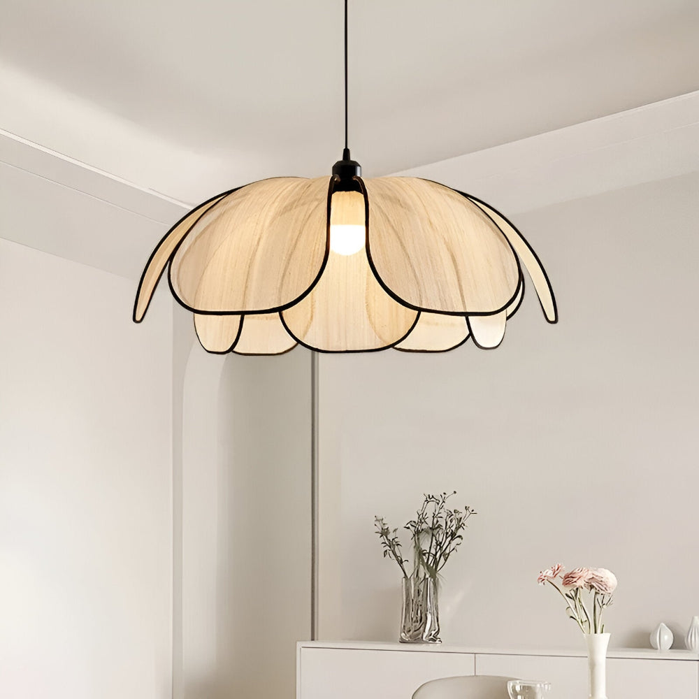 Elegantná závesná lampa z prírodného prútia - prírodná dekorácia a harmonické osvetlenie