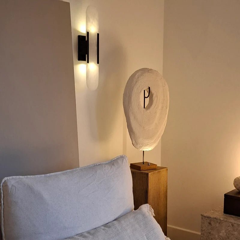 Aplica LED Neagră și Aurie – Eleganță Modernă și Design Chic 