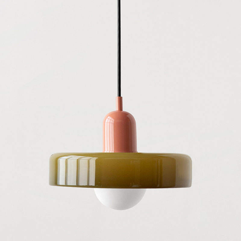 Farget Glasspendel – Forbedre Dine Rom Med Stil 