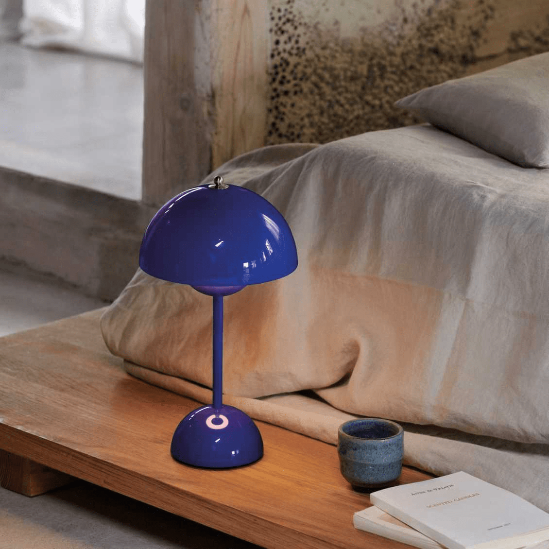 Stolná LED lampa – moderná jednoduchosť a funkčnosť 