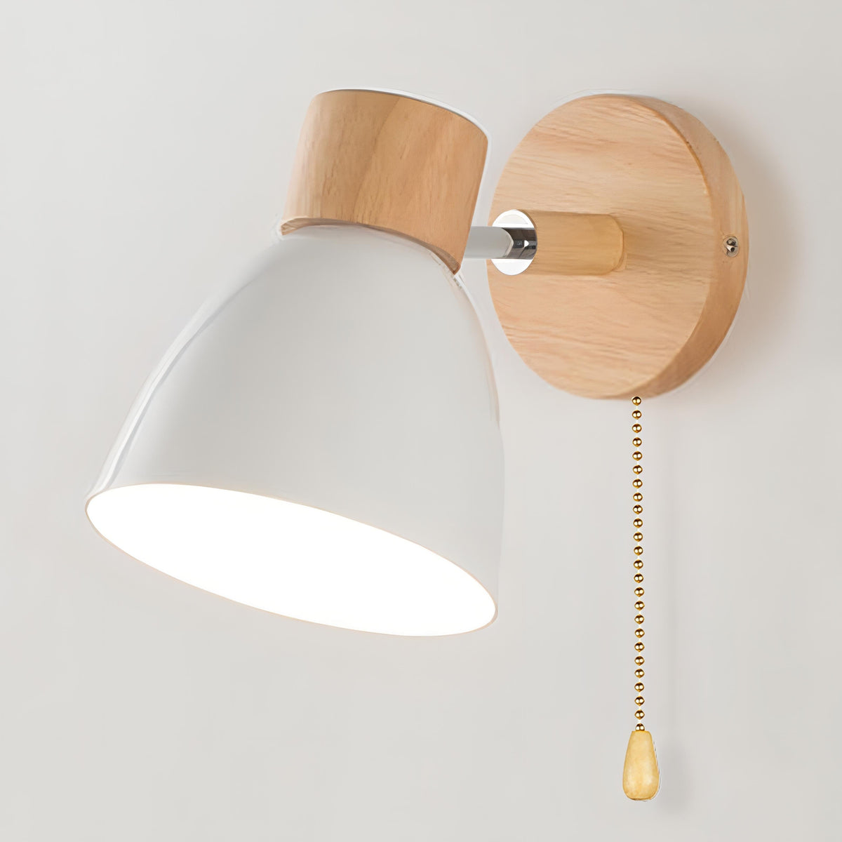 Moderní nástěnné svítidlo – minimalistický styl a přírodní dotek 