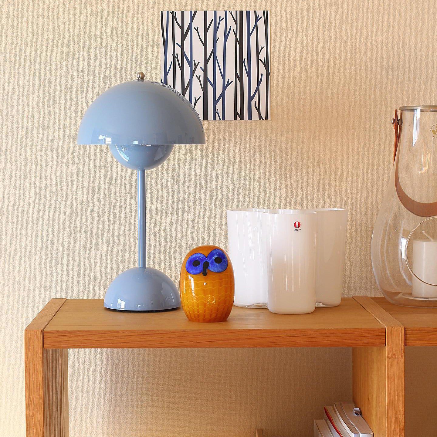 Stolná LED lampa – moderná jednoduchosť a funkčnosť 