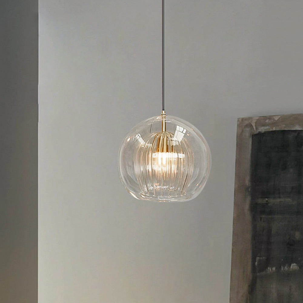 Elegant and Warm Glass Pendant Lamp – Style and Refinement 